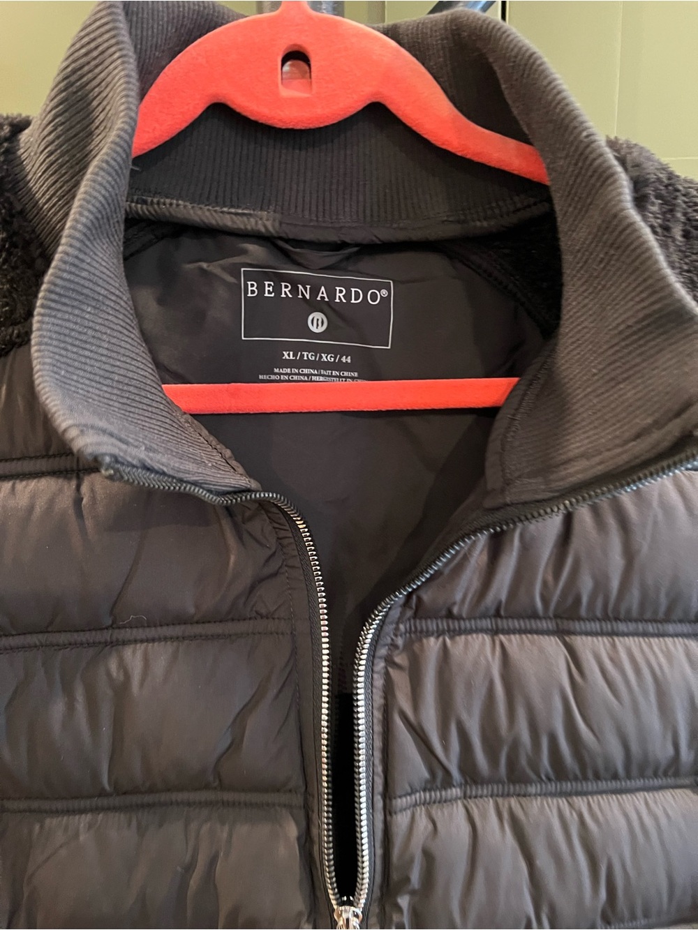 Bernardo Women’s Black Quilted Puffer Jacket with Ribbed Collar